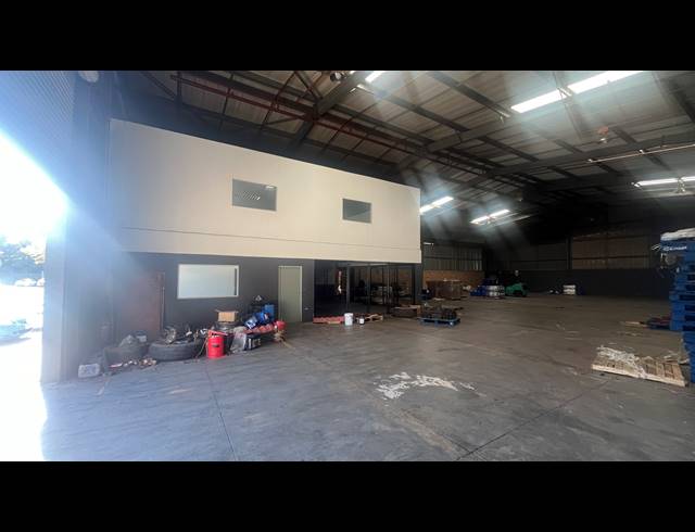 1,008M² WAREHOUSE TO LET IN ISANDO